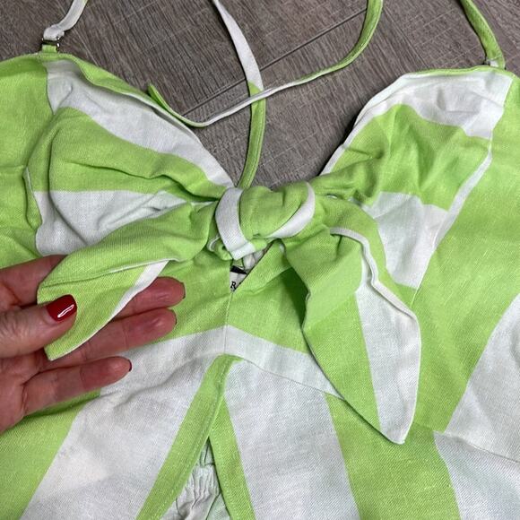 NWT MOON RIVER Green White Knot Front Striped Ruffle Crop Top Women’s - Picture 2 of 6